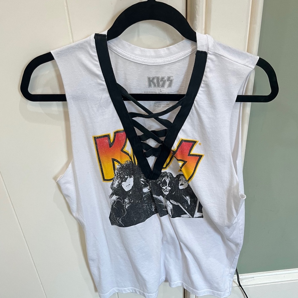 KISS v neck top